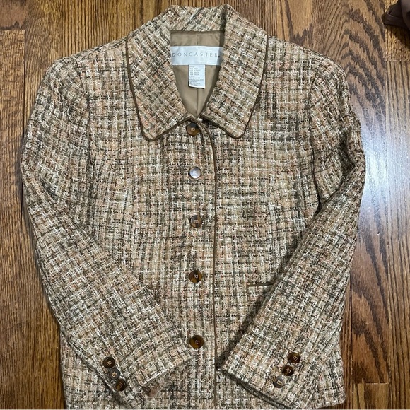 Doncaster 2 pc Suit Blazer Skirt Wool Blend Tan Tweed Color Size 4 - Picture 2 of 13